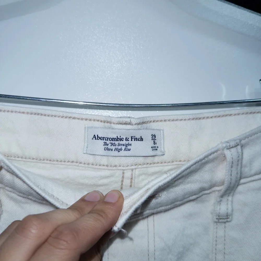 New Abercrombie & Fitch White 90's Straight Ultra High Rise Carpenter Jeans 8‎